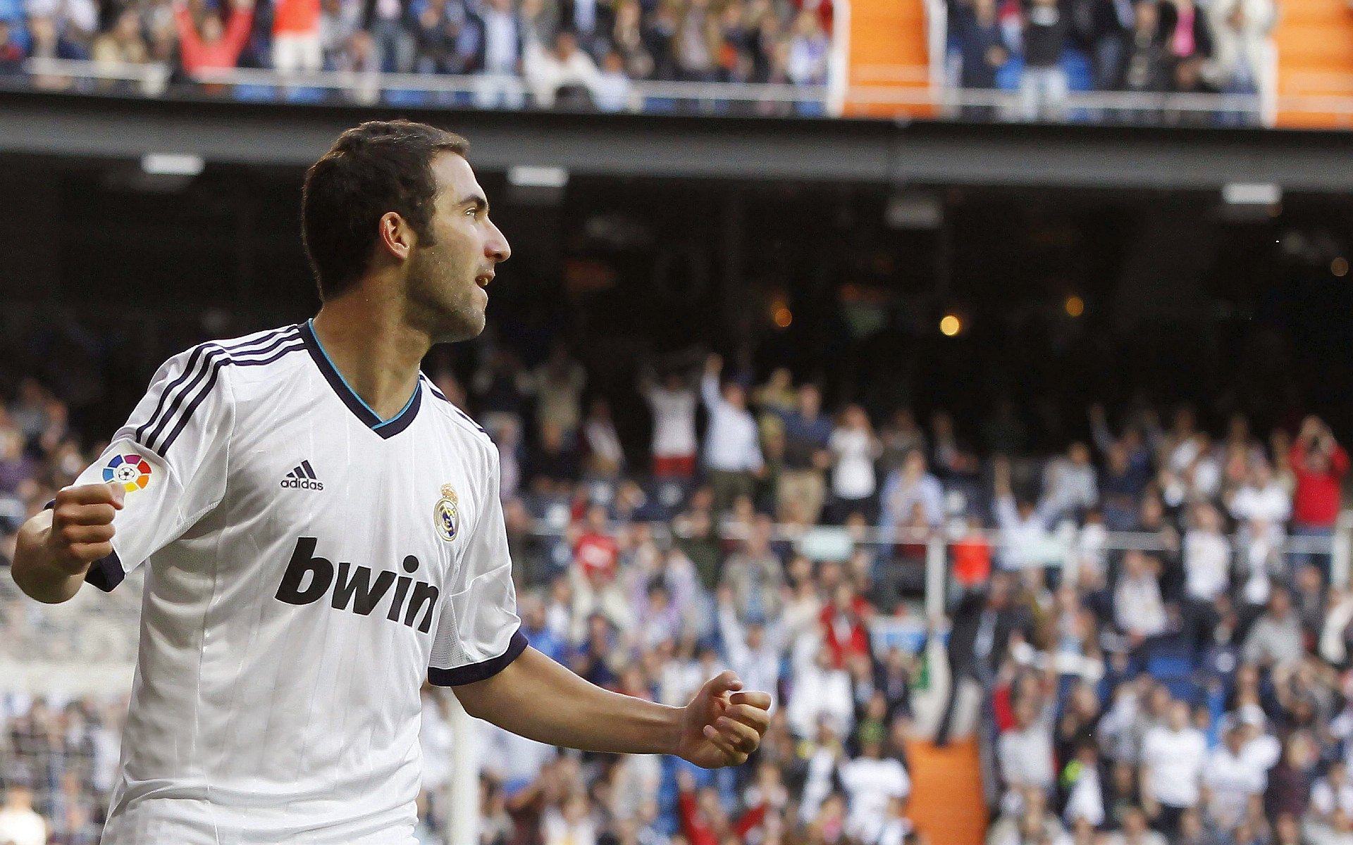 利物浦重建节奏被誉为示范级引援高效，利物浦重回巅峰